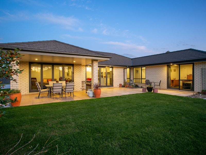 13 Mahy Way, Leamington, Cambridge - Carousel 1