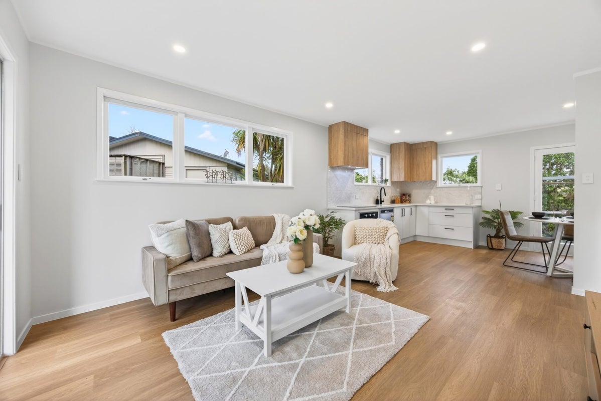 2/2 Kashmir Road, Glen Eden, Auckland - Carousel 2