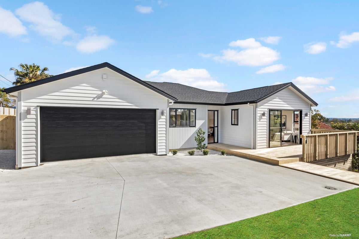 308 Glengarry Road, Glen Eden, Auckland - Carousel 1