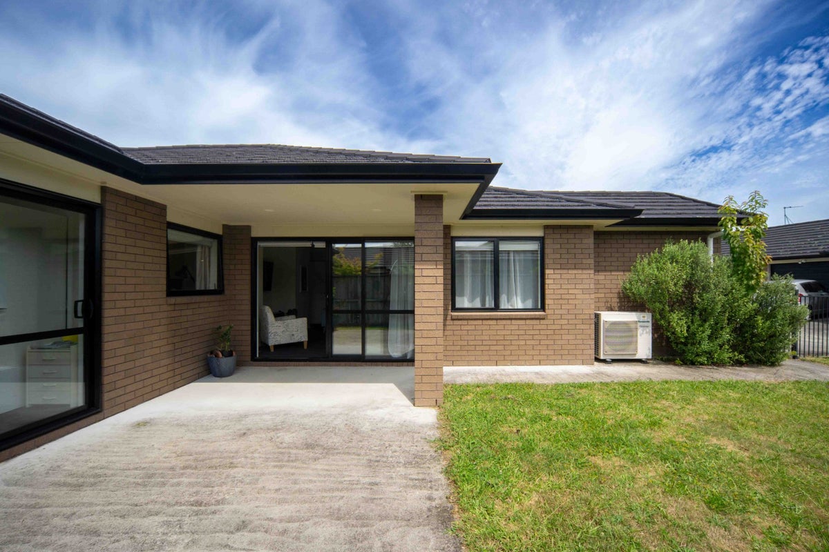 5/63 Knighton Road, Hillcrest, Hamilton - Carousel 1
