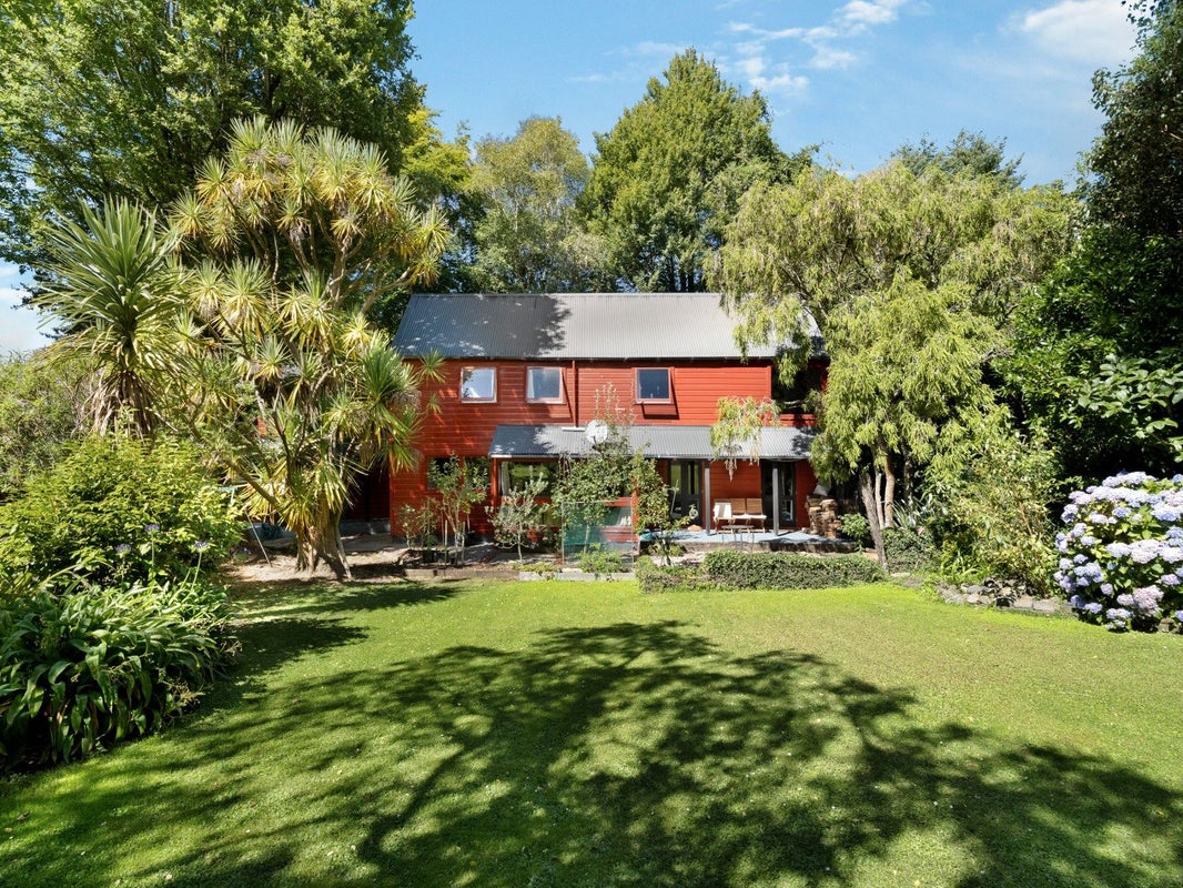 18 Fulton Road, Glenleith, Dunedin - Carousel 1