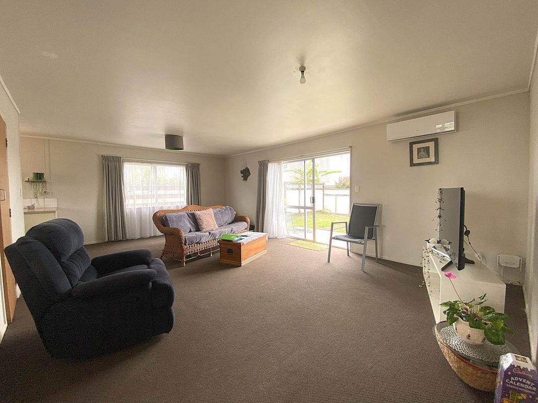 28 SHAKESPEAR RD, Army Bay, Whangaparaoa - Carousel 2