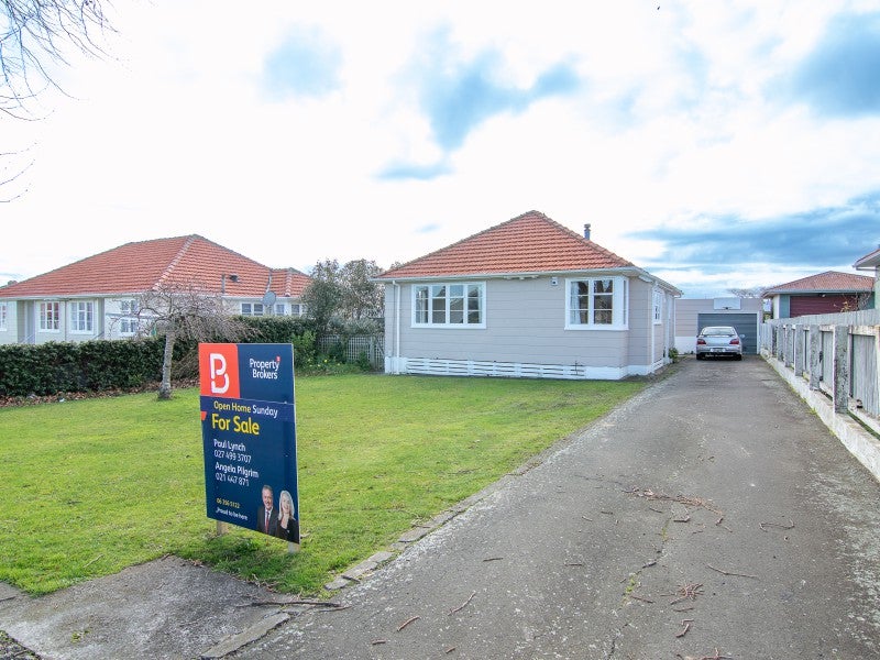 6 Andrew Avenue, Roslyn, Palmerston North - Carousel 1