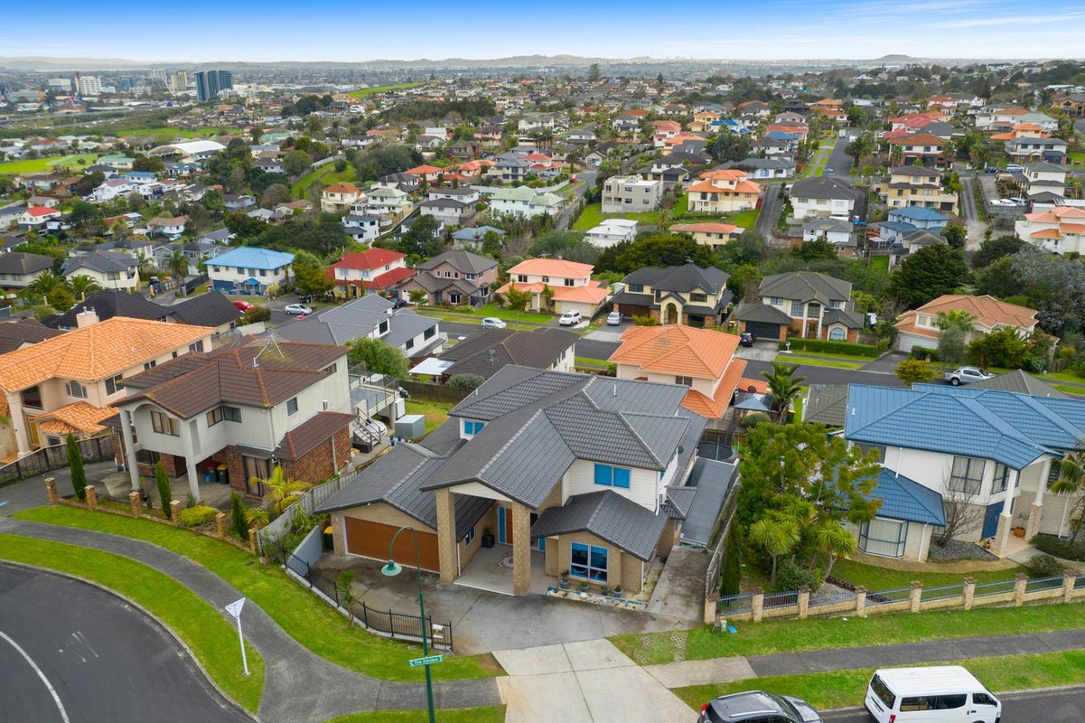 1 The Enclave, Totara Heights, Auckland - Carousel 1