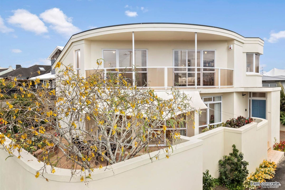 18A Temple Street, Meadowbank, Auckland - Carousel 1