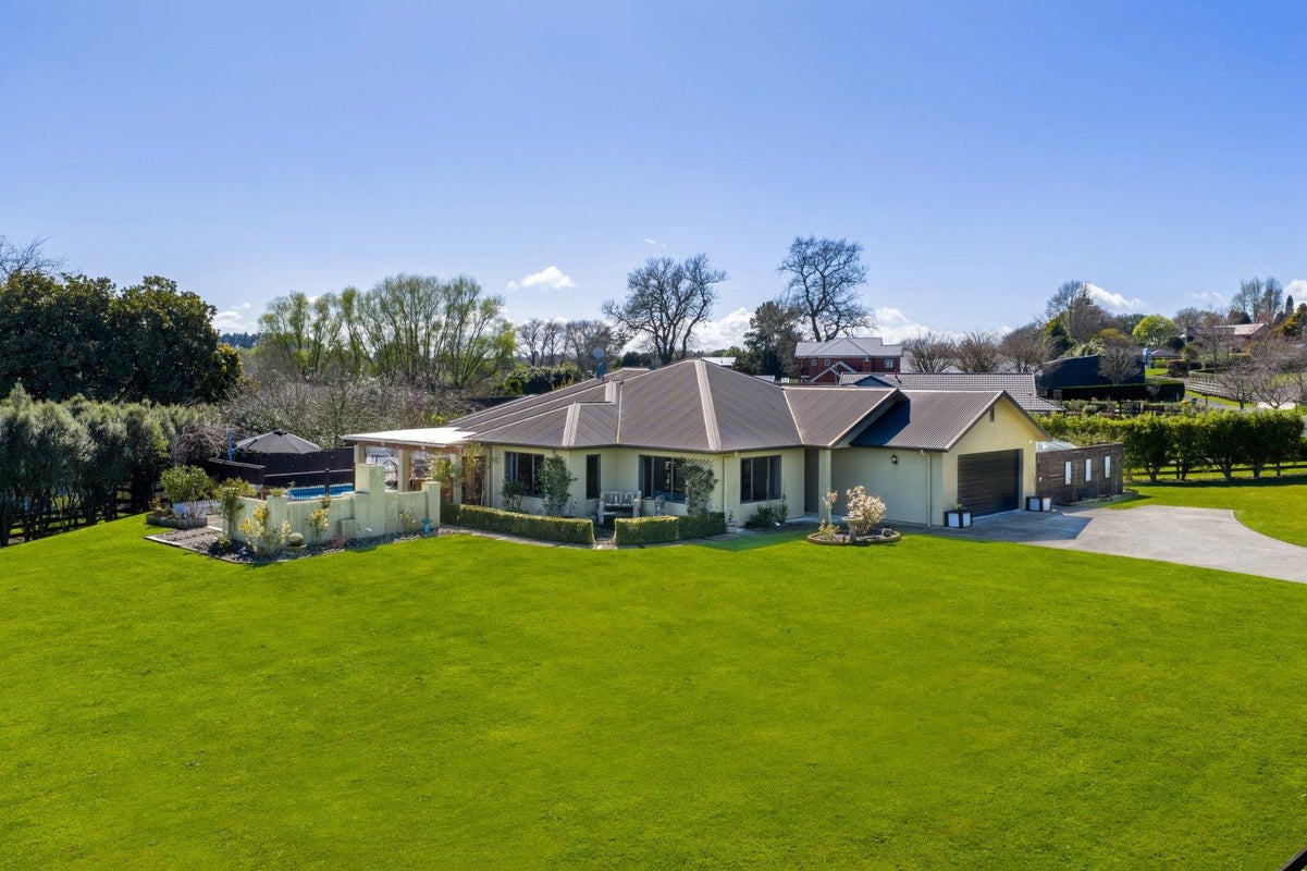 15 Awanui Avenue, Kihikihi, Te Awamutu - Carousel 1