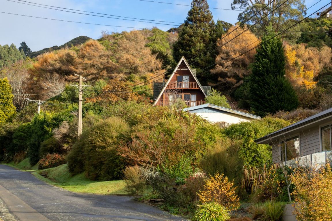 6 Finch Street, Saint Leonards, Dunedin - Carousel 1