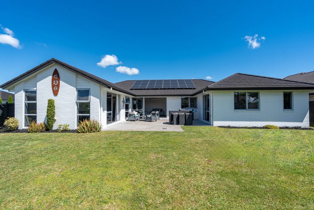 43 Batten Drive, Flagstaff, Hamilton - Carousel 1