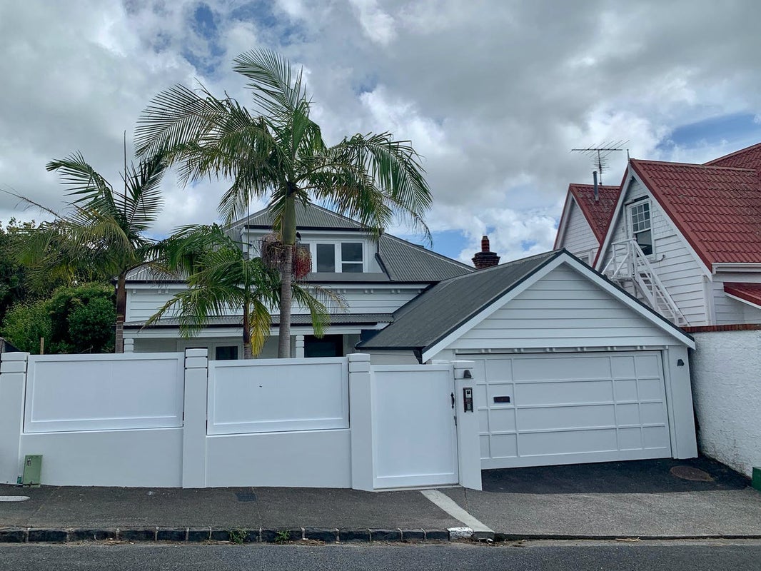 2 Amiria Street, Saint Marys Bay, Auckland - Carousel 1