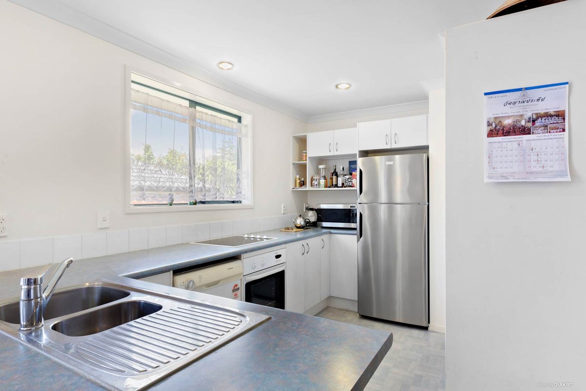 9 Clover Drive, Henderson, Auckland - Carousel 2