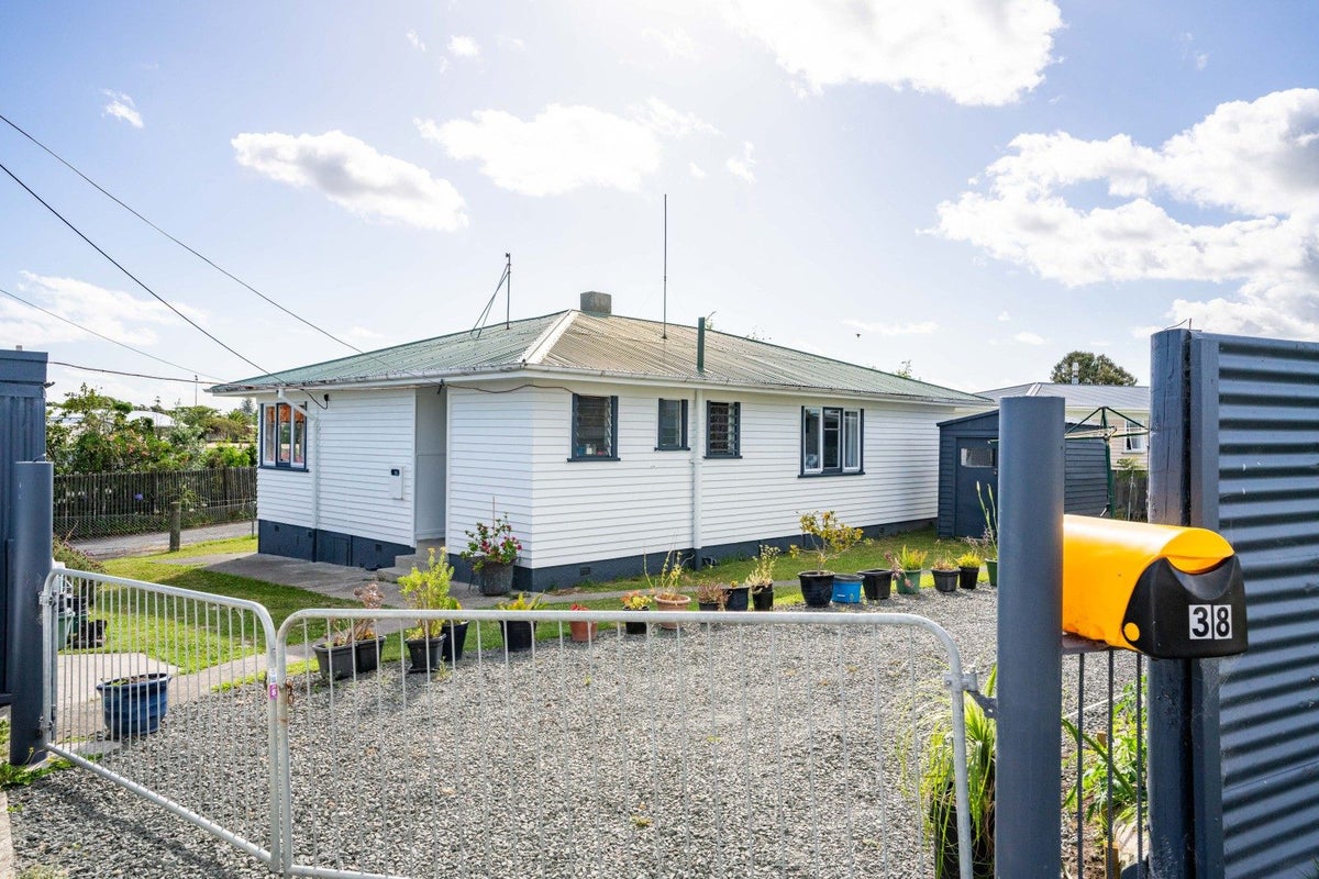 38 Kauri Street, Dargaville - Carousel 1