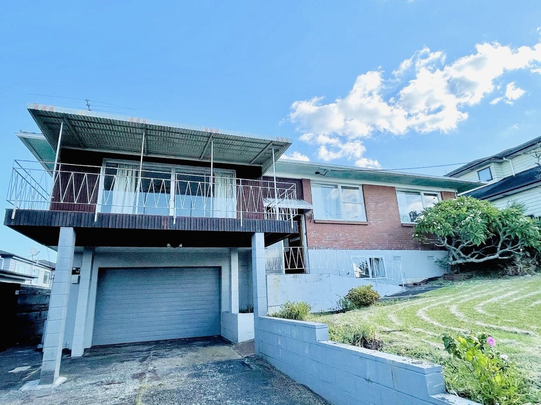 15 Hauraki Crescent, Pinehill, Auckland - Carousel 1