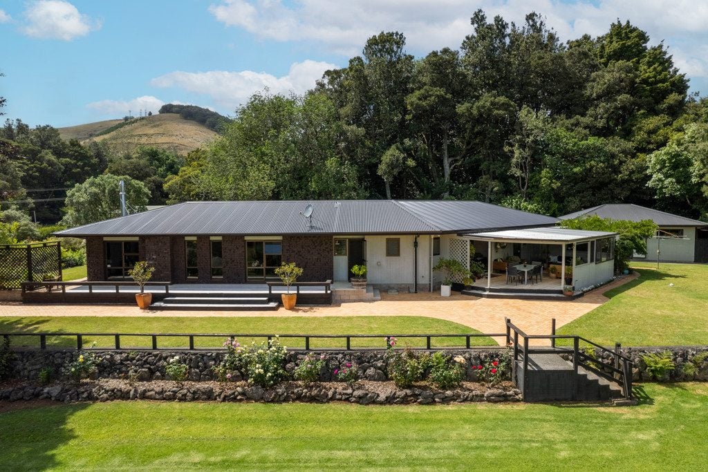 37 Kara Road, Whangarei - Carousel 1