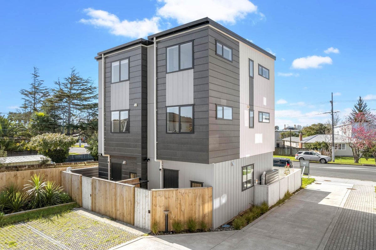 5/54 Swanson Road, Henderson, Auckland - Carousel 1