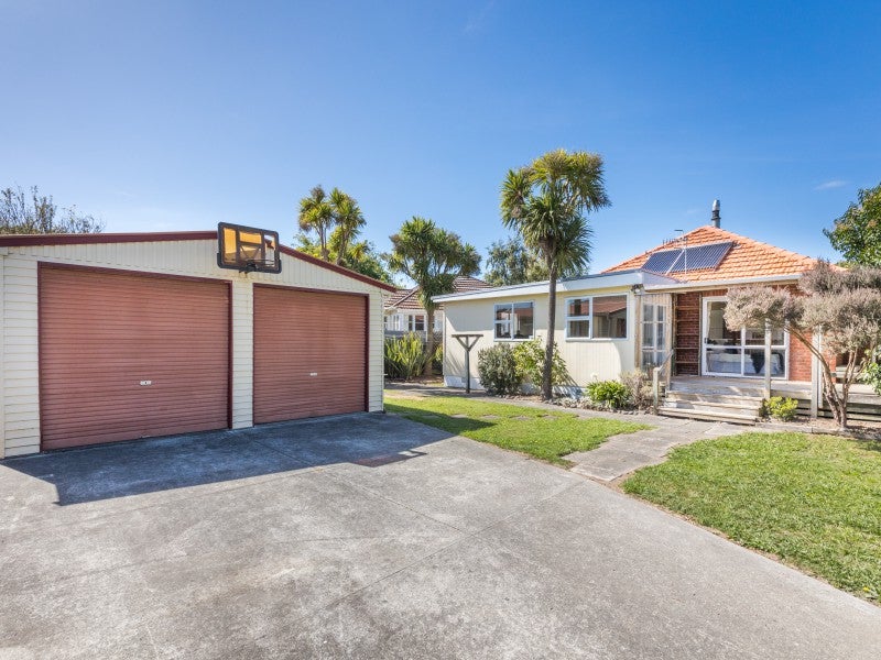 1 Moheke Avenue, Roslyn, Palmerston North - Carousel 1