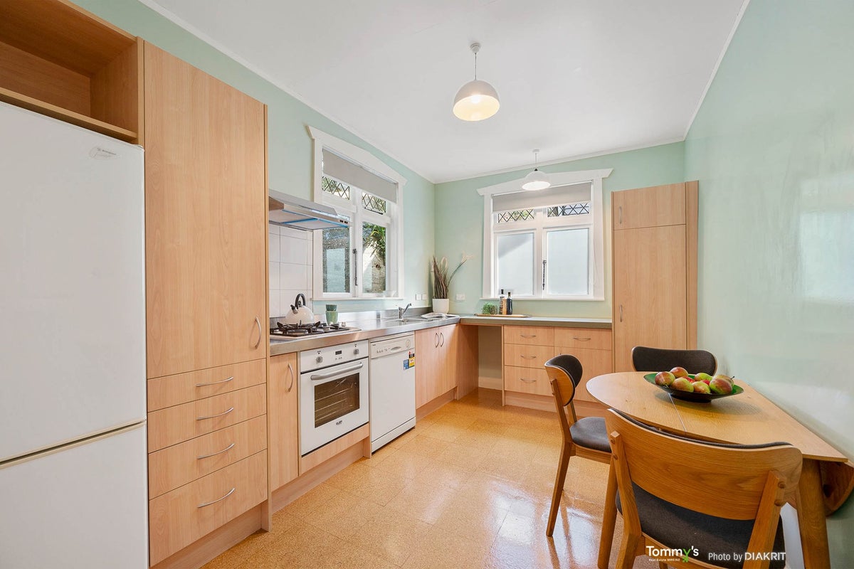 47 Norway Street, Aro Valley, Wellington - Carousel 2