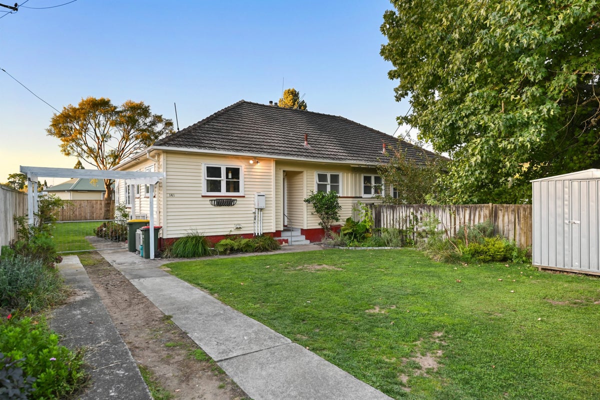 141 Cobham Drive, Hamilton East, Hamilton - Carousel 16