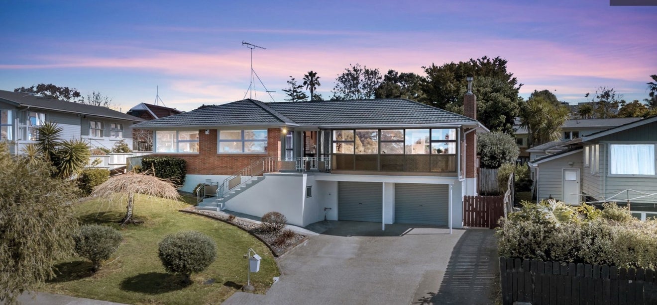 75 Ennis Avenue, Pakuranga Heights, Auckland - Carousel 2