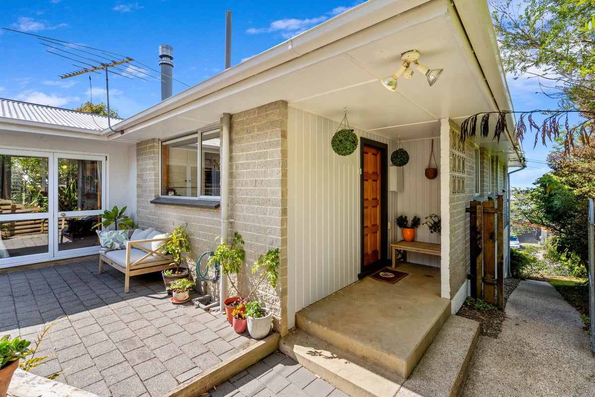 10 Larkins Street, Helensburgh, Dunedin - Carousel 2