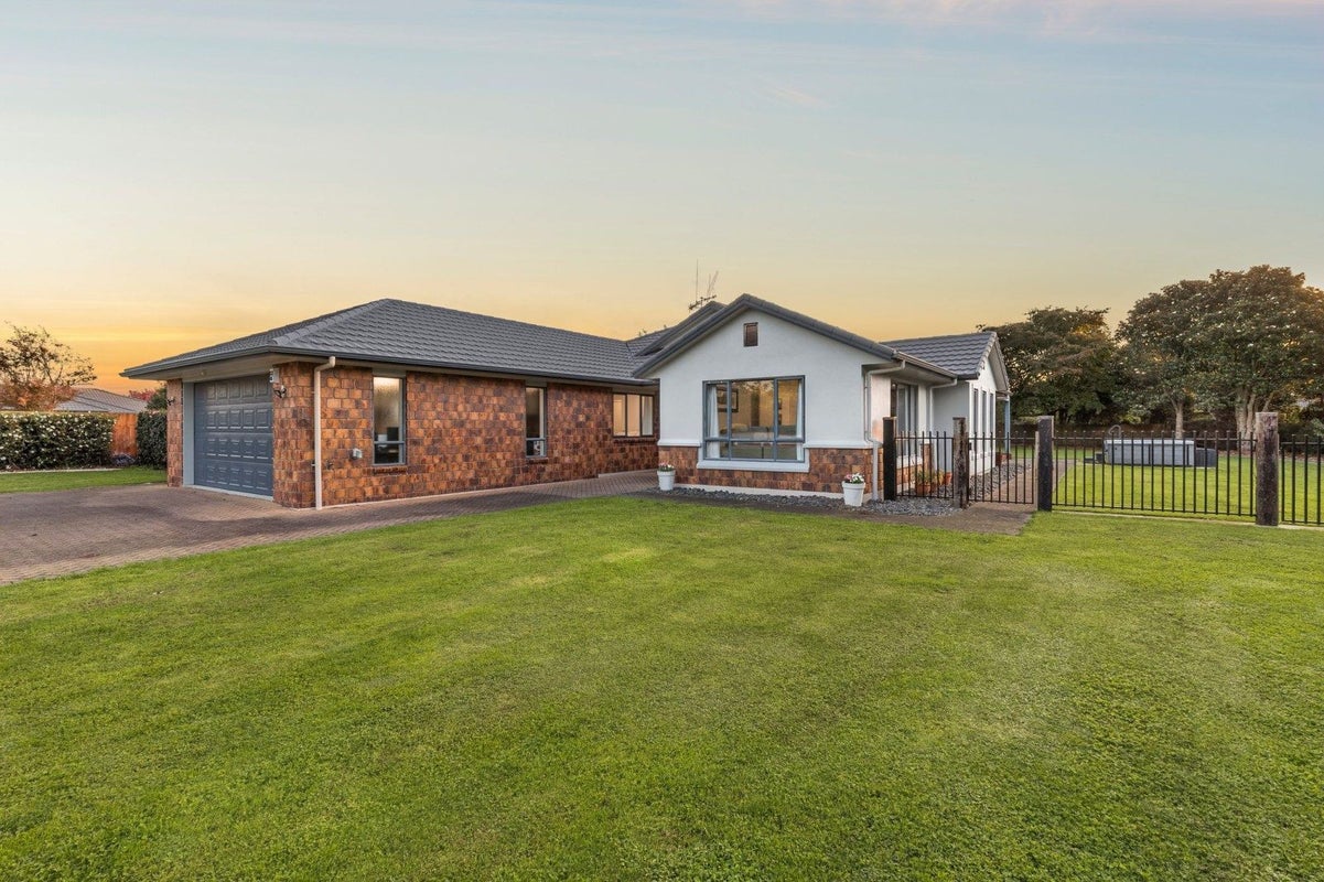 200 The Oaks Drive, Leamington, Cambridge - Carousel 1