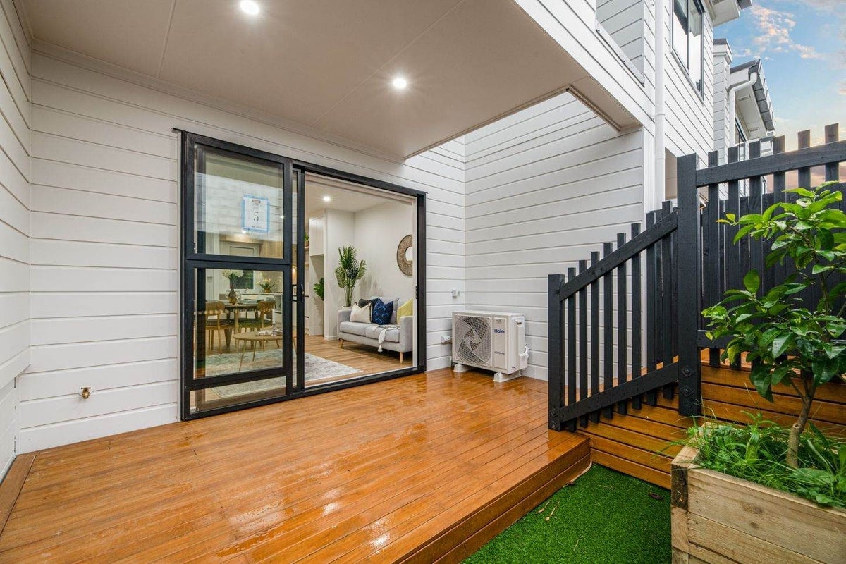 4/29 Tudor Road, Henderson, Auckland - Carousel 1