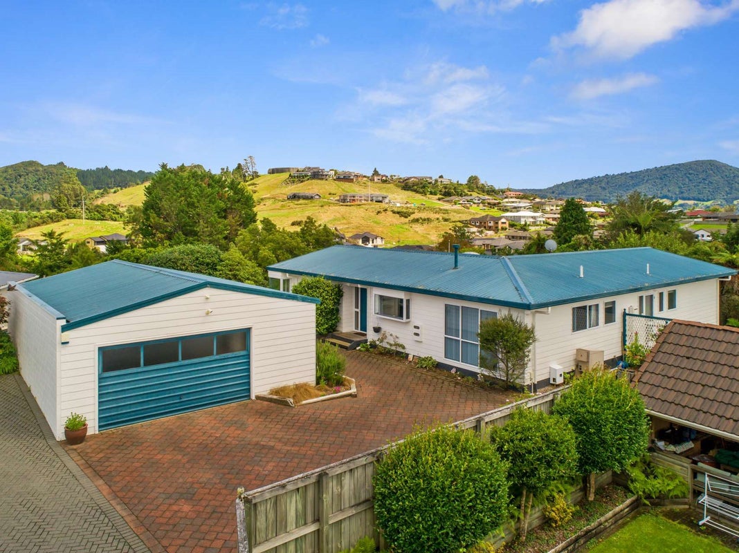 16 Gillam Crescent, Springfield, Rotorua - Carousel 1