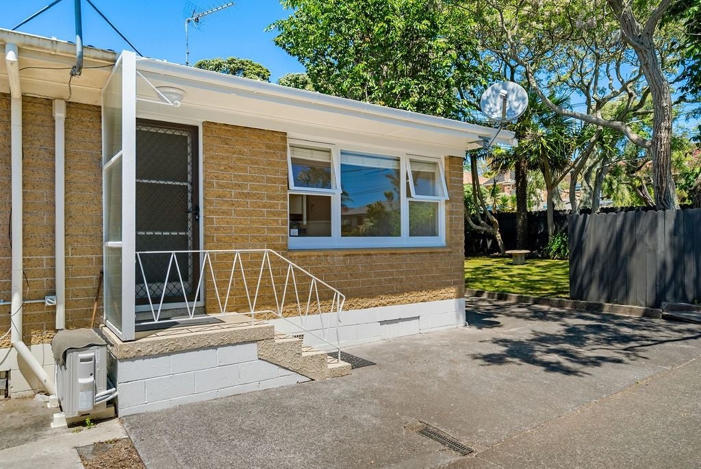 1/103 Landscape Road, Mount Eden, Auckland - Carousel 1