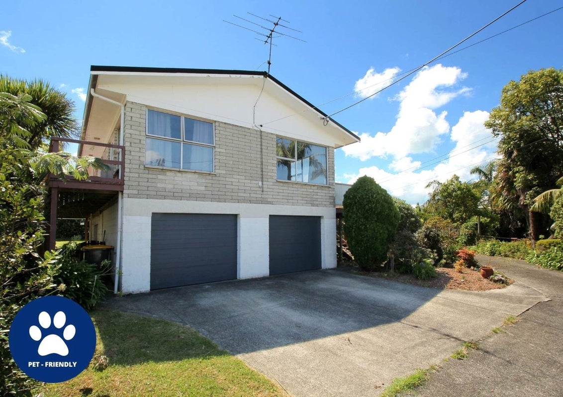 1/3 Fifeshire Street, Belmont, Auckland - Carousel 1
