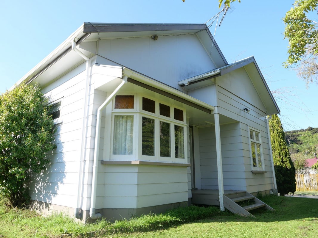 2 Lorien Court, Raumati Beach, Paraparaumu - Carousel 1