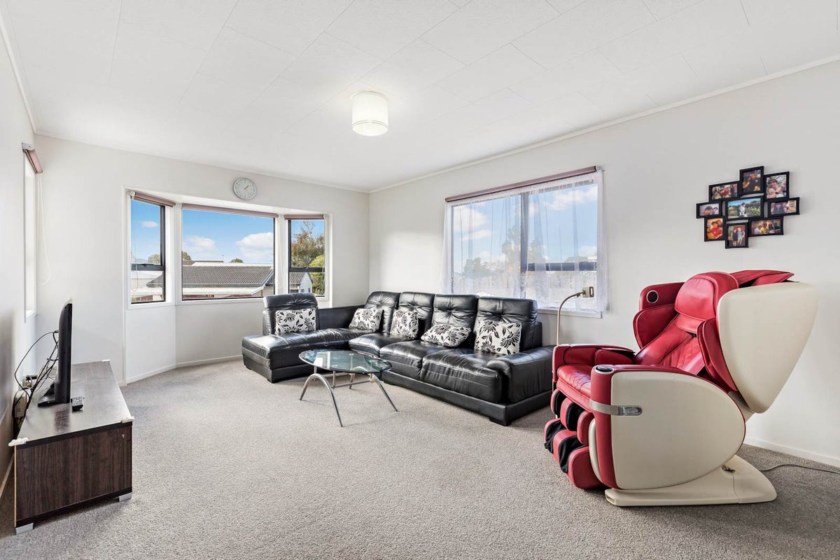 1/85 Harmel Road, Glendene, Auckland - Carousel 2