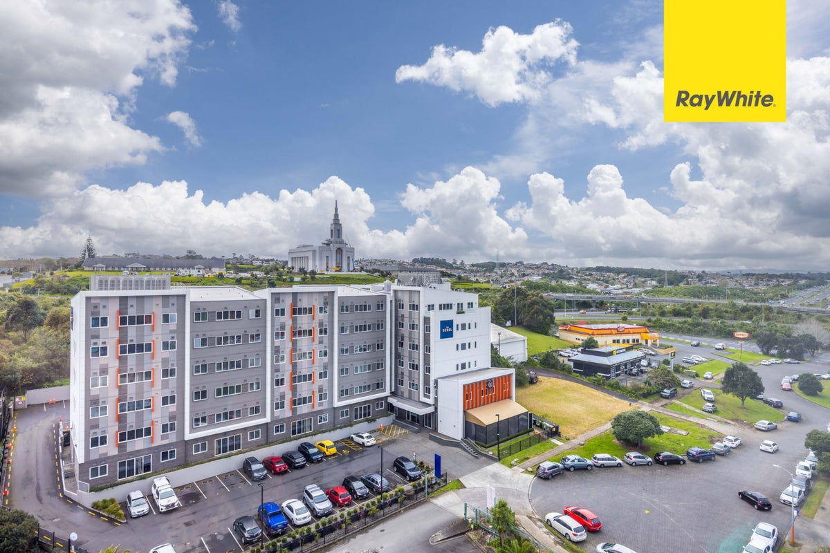 705/8 Lakewood Court, Manukau, Auckland - Carousel 1