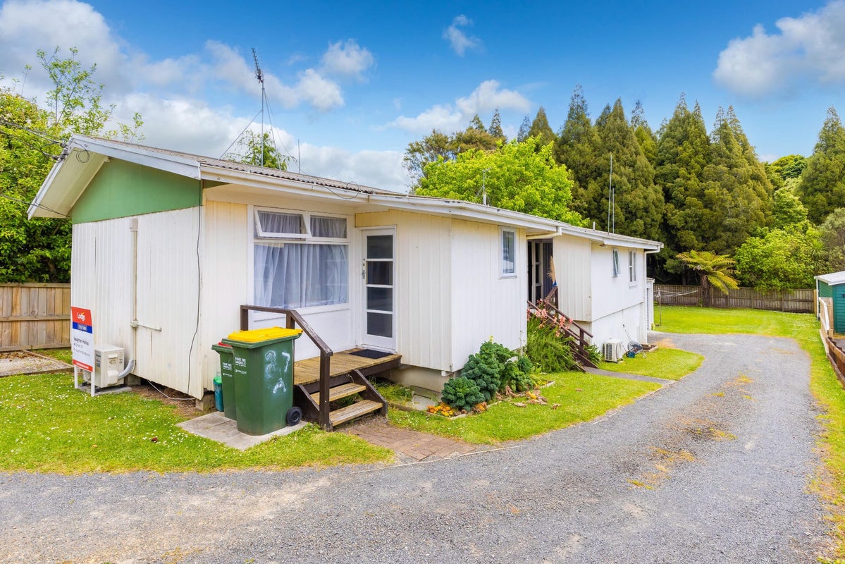 27A Kingsway Crescent, Forest Lake, Hamilton - Carousel 1