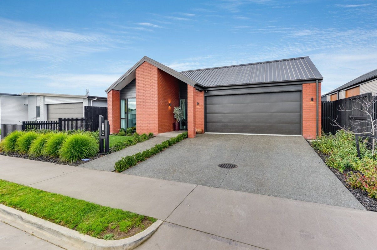 20 Probert Crescent, Chartwell, Hamilton - Carousel 1