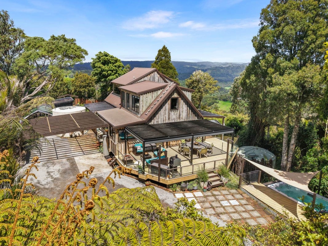 338 Wairere Road, Waitakere, Henderson - Carousel 1