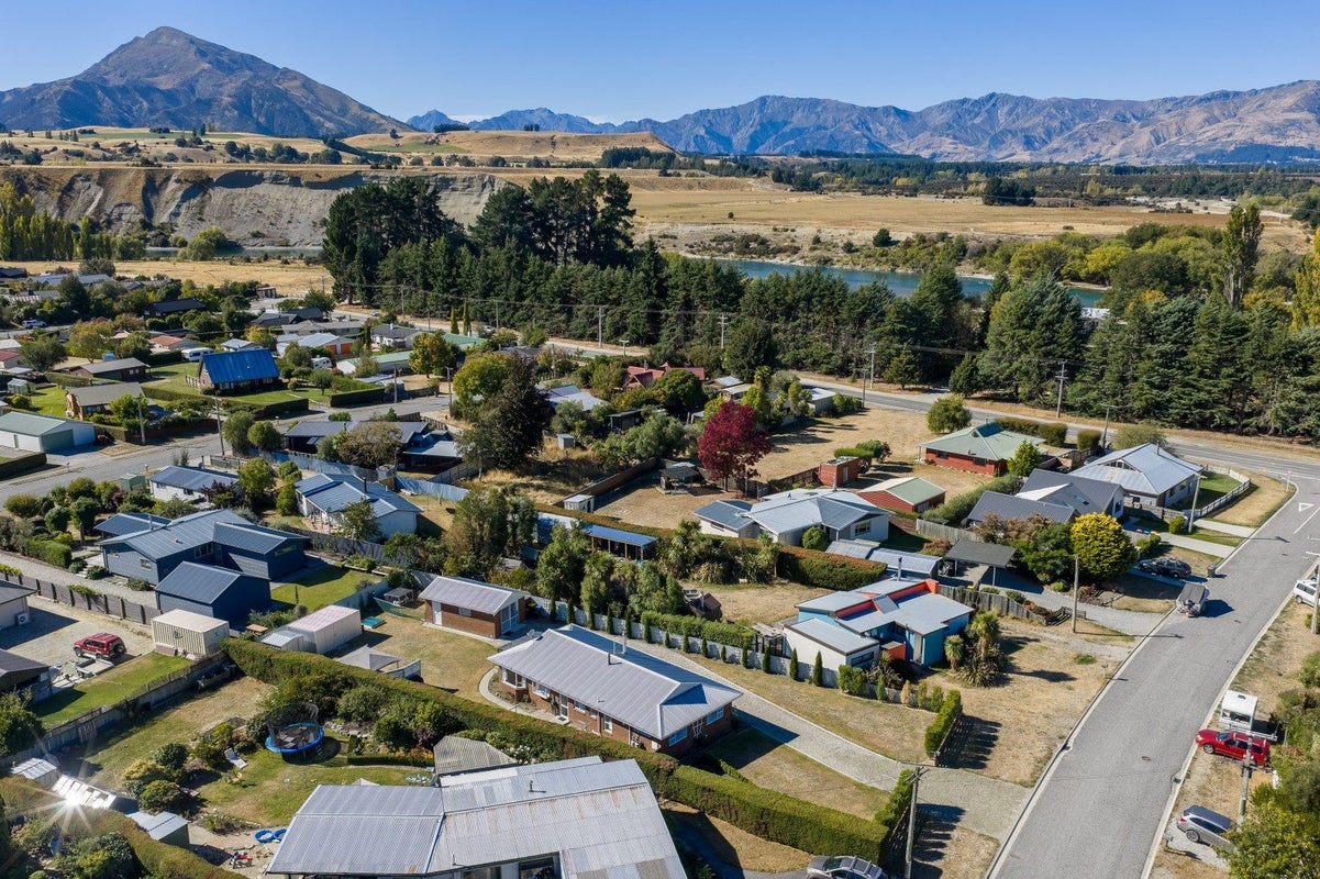 14 Wairau Road, Albert Town, Wanaka - Carousel 2