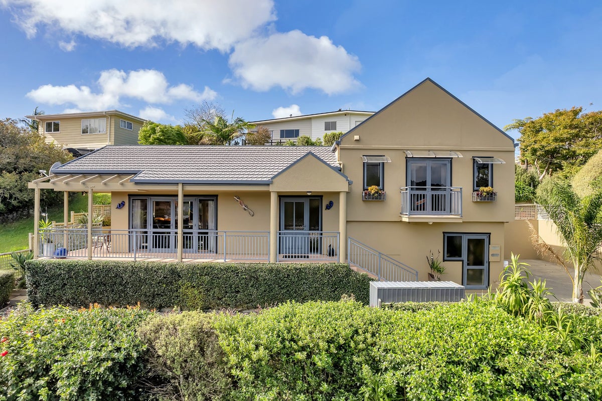 75 Carr Street, Te Kamo, Whangarei - Carousel 1
