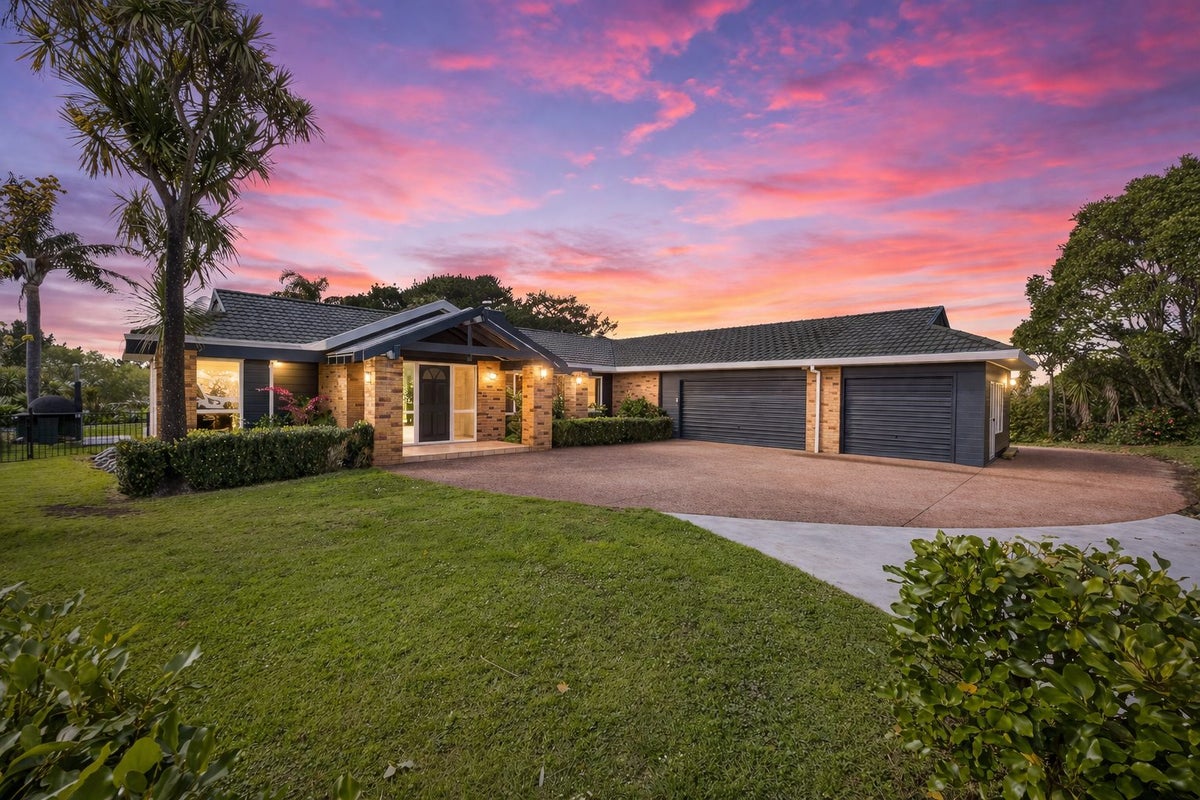 6/199 Birdwood Road, Massey, Auckland - Carousel 2