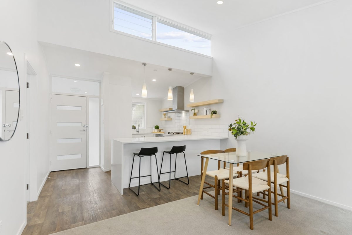 3/6 North Avenue, Narrow Neck, Auckland - Carousel 1