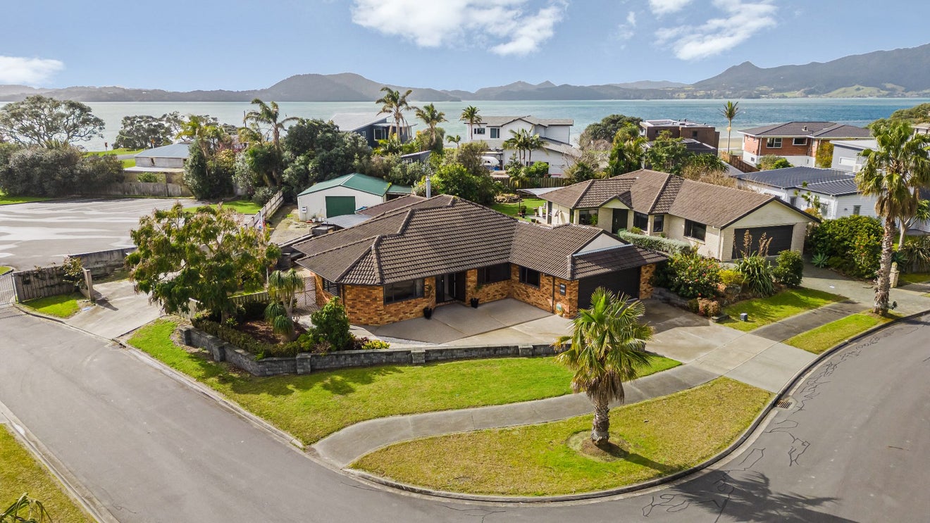 20 Barbados Way, One Tree Point, Whangarei - Carousel 2