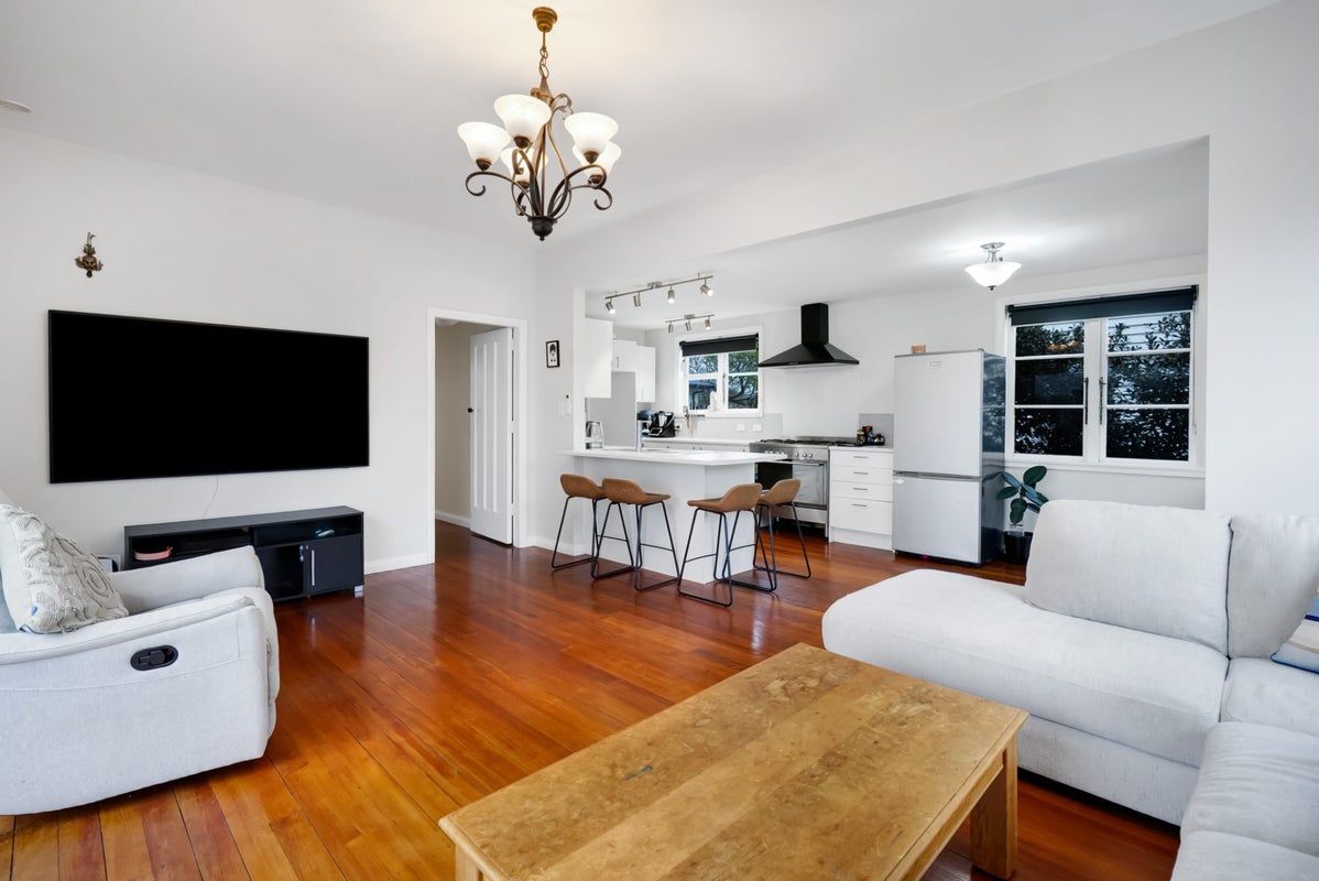 1/6 Cornwall Street, Brooklands, New Plymouth - Carousel 2