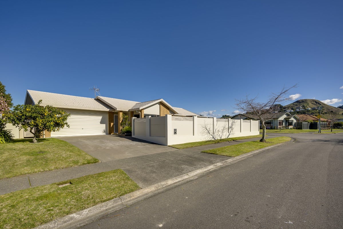 22 Balmoral Street, Taradale, Napier - Carousel 1