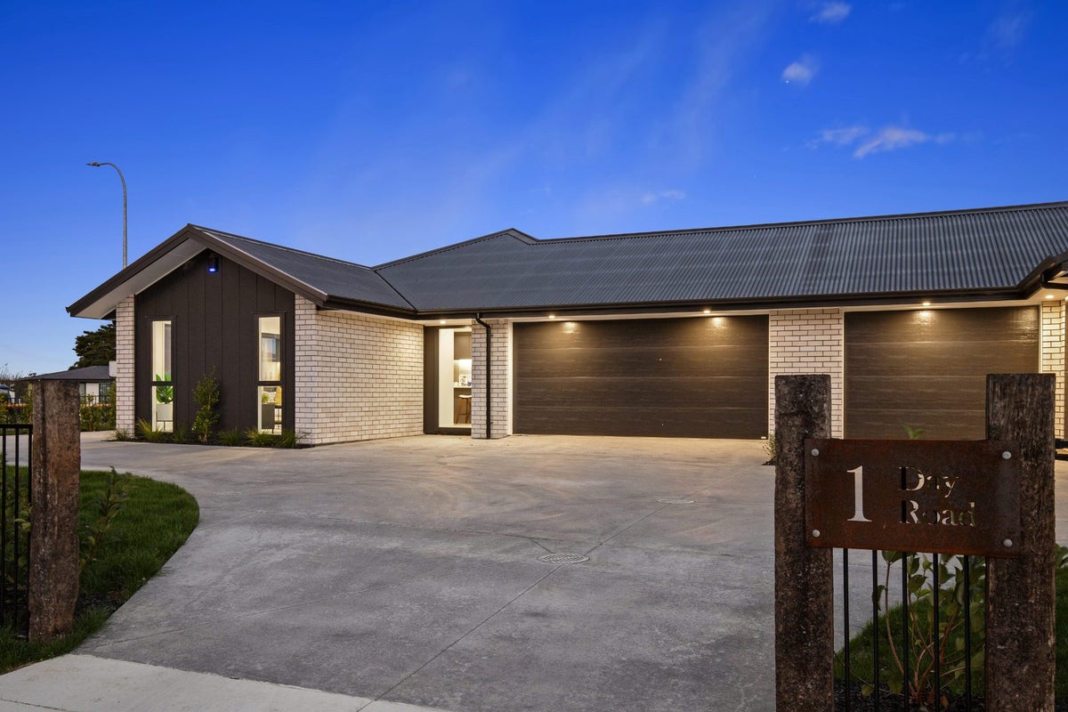 1 Day Road, Patumahoe, Pukekohe - Carousel 1