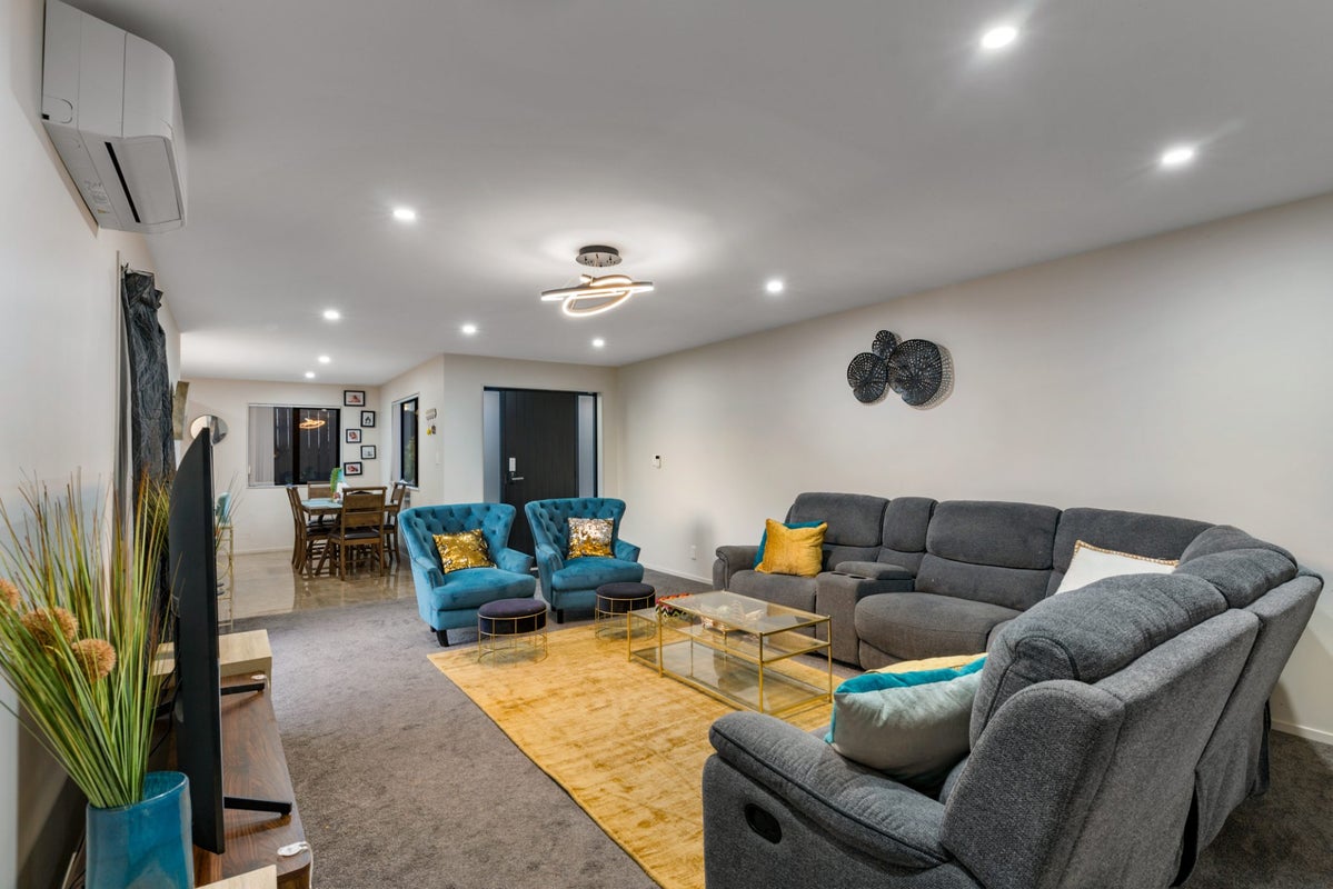 3A Crompton Road, Massey, Auckland - Carousel 2