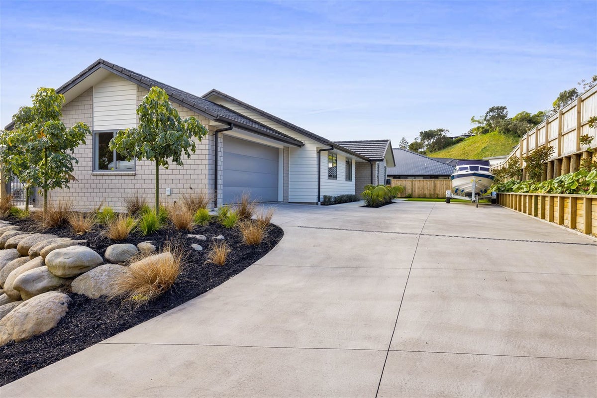 23A Sycamore Grove, Lower Vogeltown, New Plymouth - Carousel 29