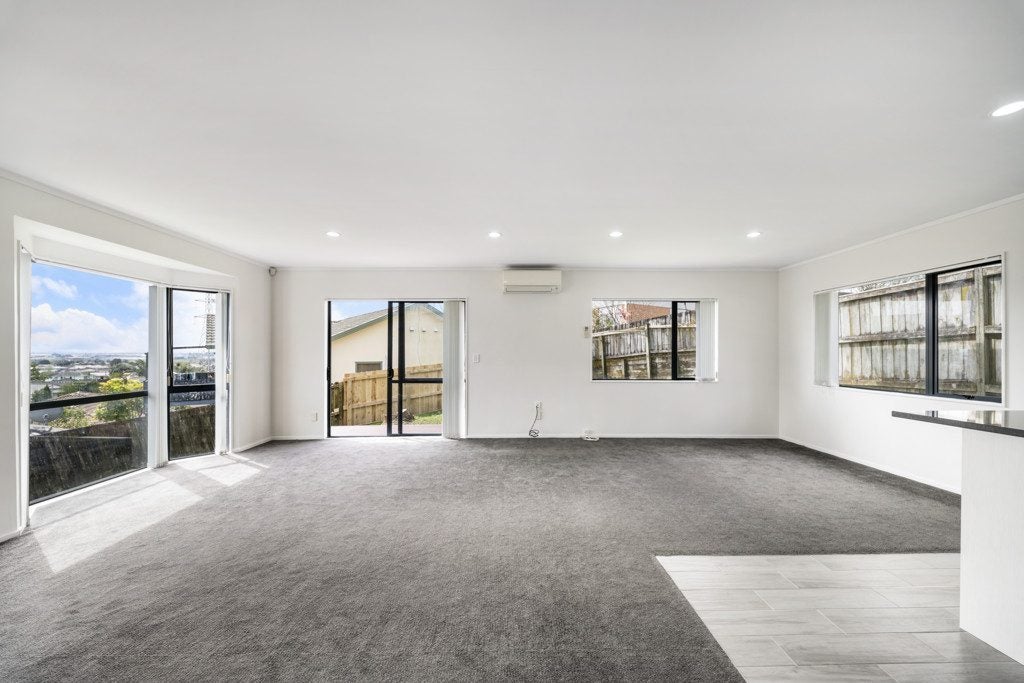 16A Lowburn Place, Clover Park, Auckland - Carousel 2