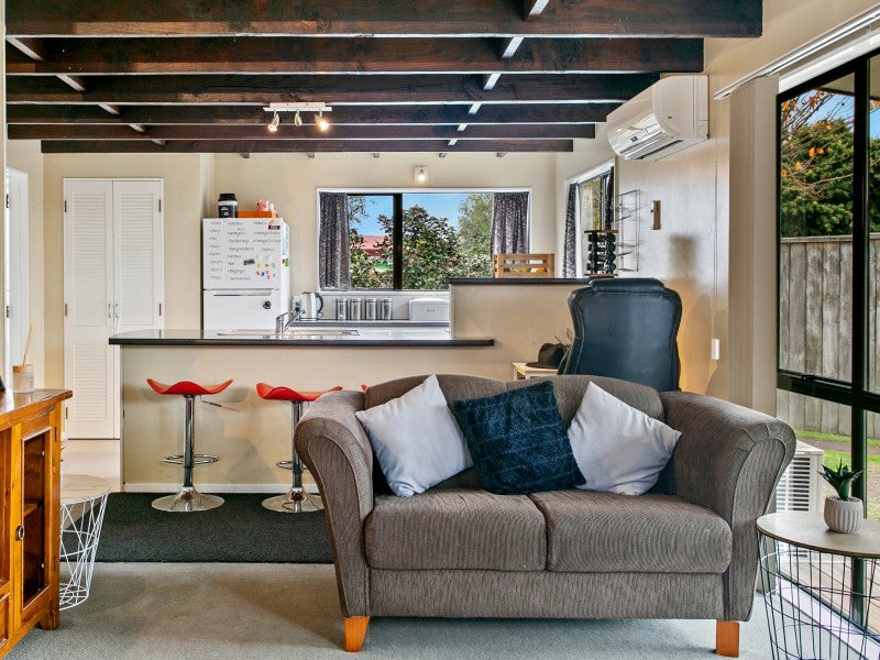 2/150 Spa Road, Taupo, Taupo - Carousel 1