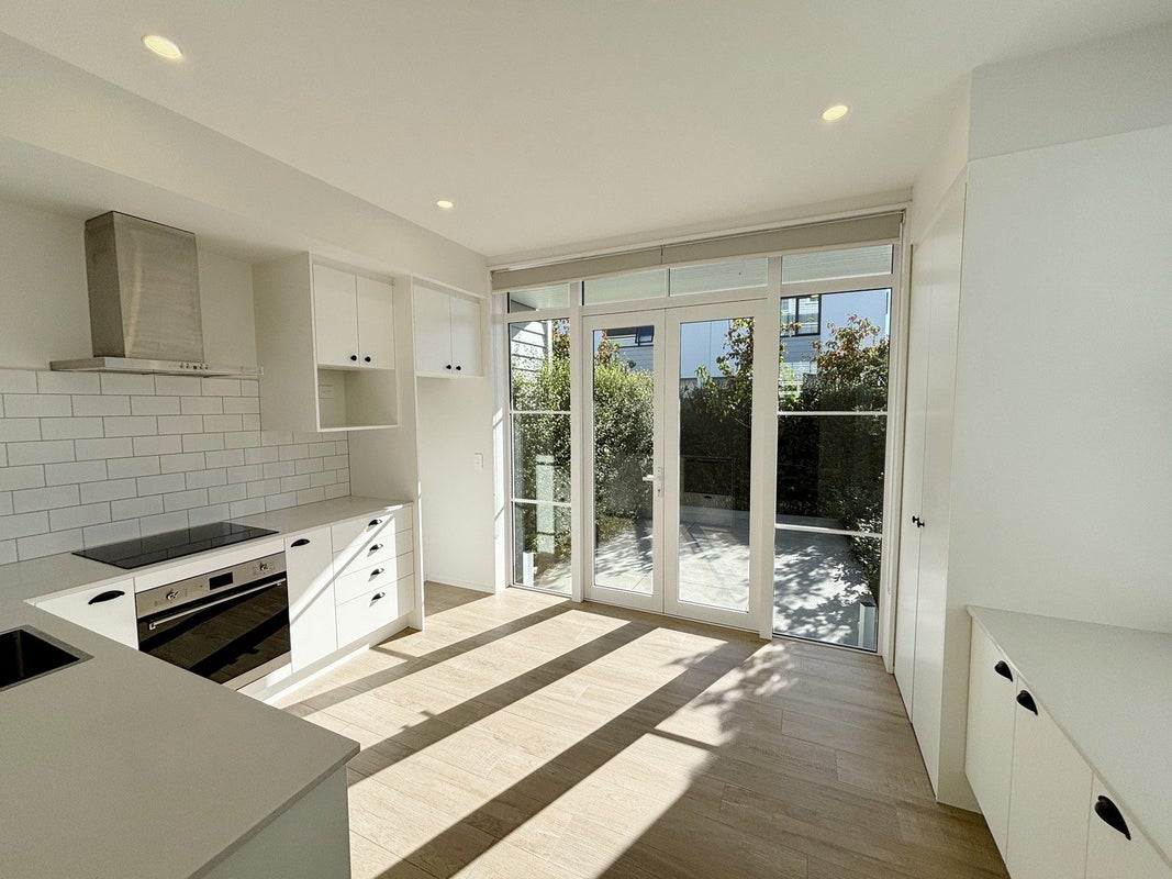 4/9 Bunyan Street, Waltham, Christchurch - Carousel 2