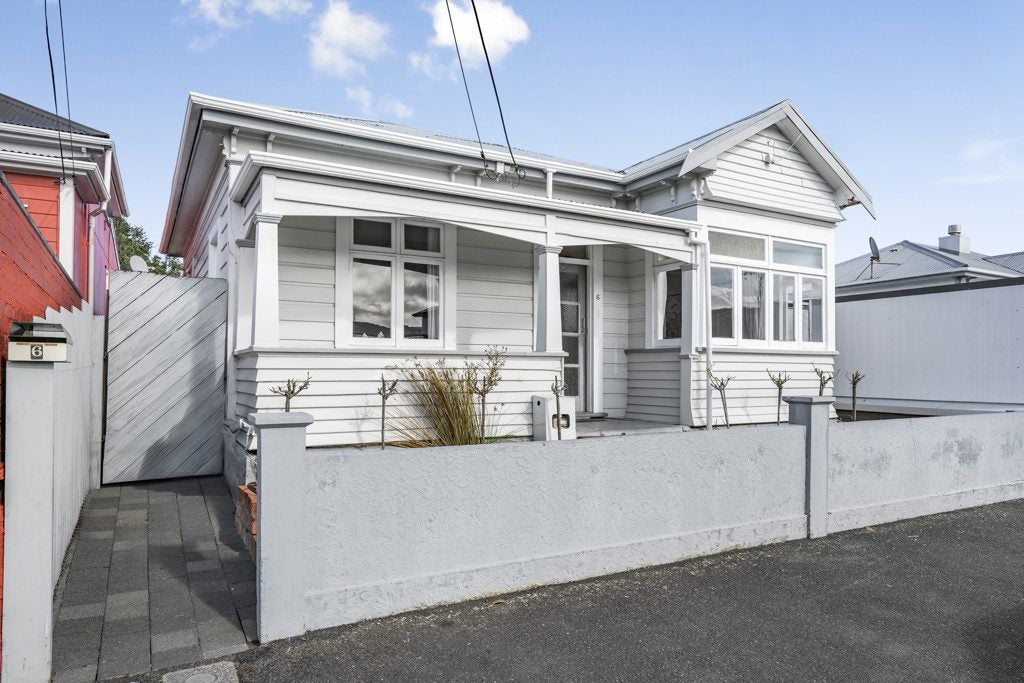 6 Adelaide Street, Petone, Lower Hutt - Carousel 1