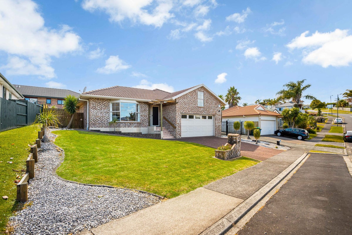 29 Hercules Drive, Henderson, Auckland - Carousel 2
