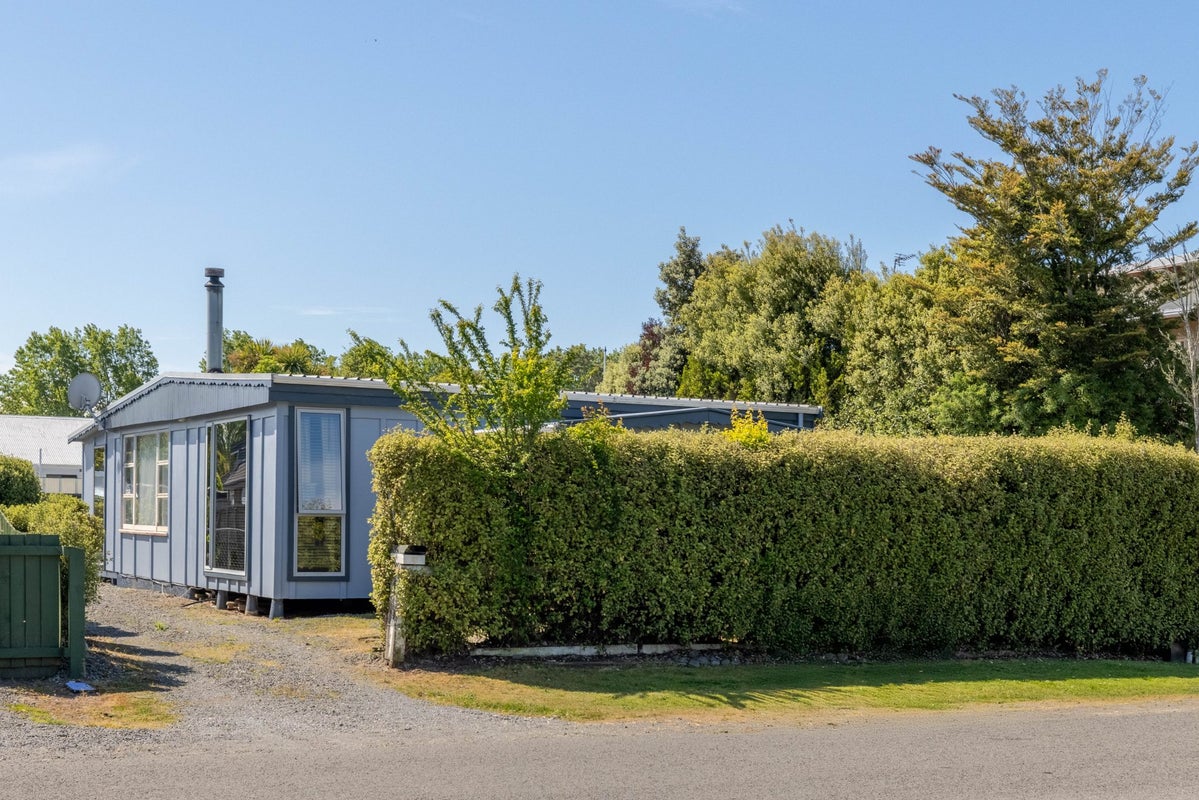 40 Queens Avenue, Waikuku Beach, Waikuku Beach - Carousel 2